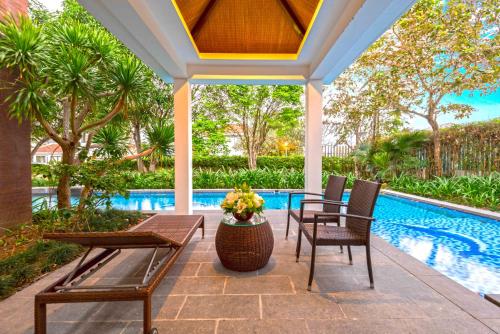 Luxury Pool Villa Close To The Private Beach