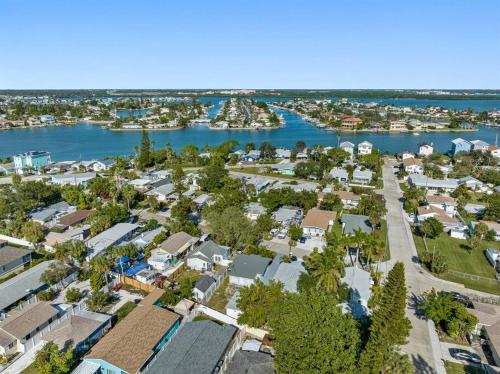 Amazing House Block from Beaches & Attractions in St Pete Beach, USA