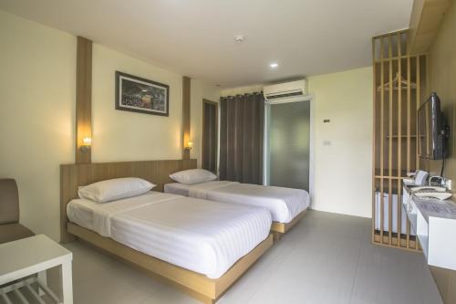 2 twin beds
