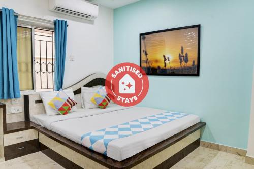 Goroomgo Amit Guest House Tagore Park Kolkata