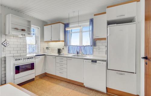  Amazing Home In Vester Skerninge With Wifi And 3 Bedrooms in Vester-Skerninge