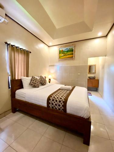 D'JERO HomeStay - Tap to explore photos
