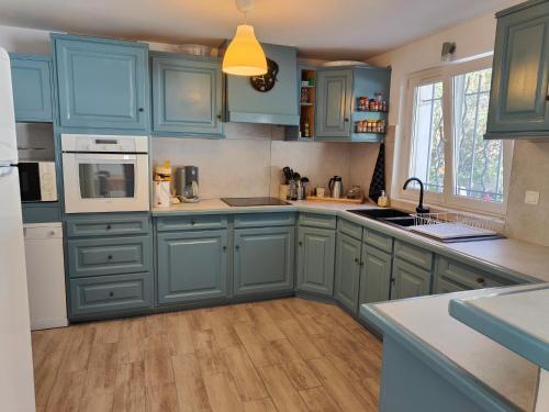 Faciliteiten, Studio hyper équipé à 150m d'une plage de sable fin grande terrasse presqu'île de charme (Petite etoile de Mer - Studio hyper equipe a 150m d'une plage de sable fin grande terrasse presqu'il) in Saint Mandrier Sur Mer