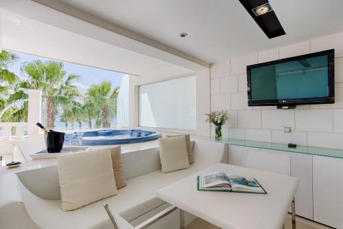 Hot tub, Damianii Luxury Boutique Hotel & Spa in Duce