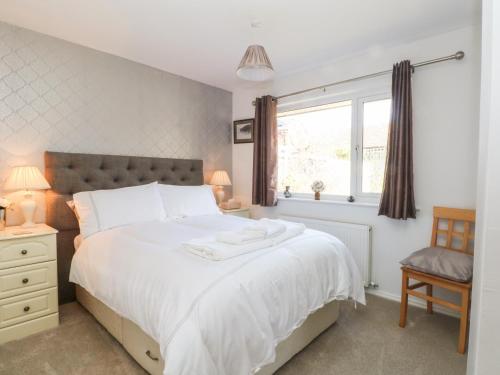 7 Marl Croft - image 4