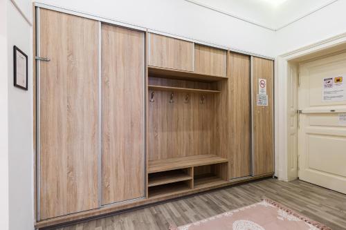 Real Apartments Semmelweis - image 8