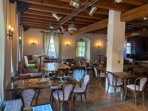 Restaurant, Felsenmuhle Neuleiningen in Neuleiningen