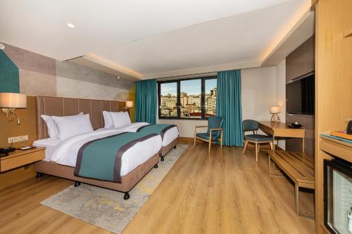 room detail thumbnail 1