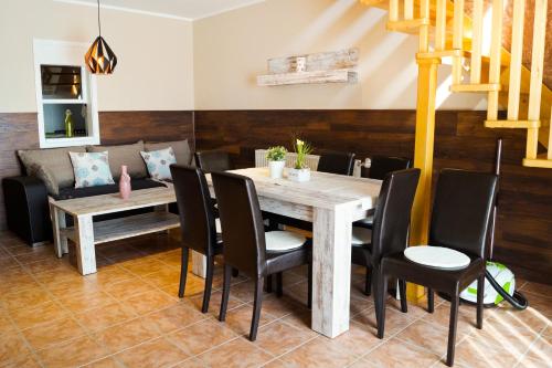 Shared lounge/TV area, Boroka Apartman Lenti in Lenti