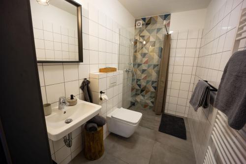 Ванна кімната, Penzion 7 pokojů (Penzion 7 pokoju) in Зноймо