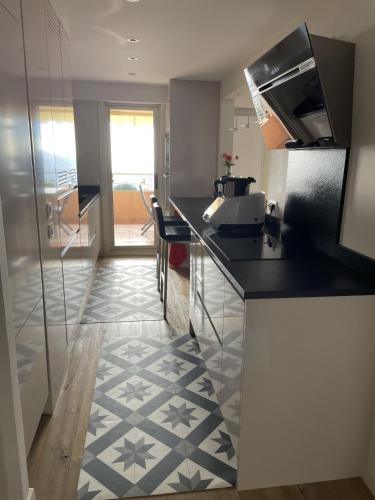 kuhinja, Appartement avec vue mer panoramique in Mandelieu-la-Napoule Center