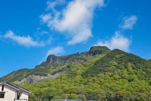 島の風景に溶け込む、日本の伝統旅館「かんなから」