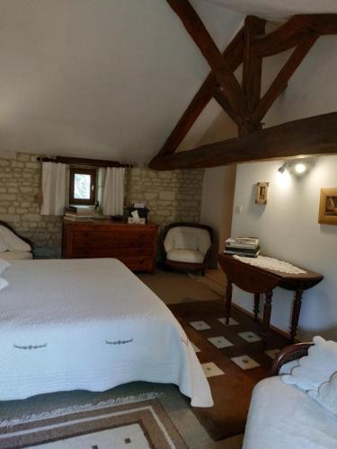 Le Clos des Fayes - Tap to explore photos