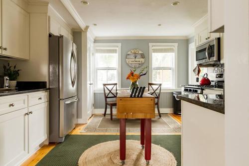 The Seaport House - Near Newport in Bristol (RI)