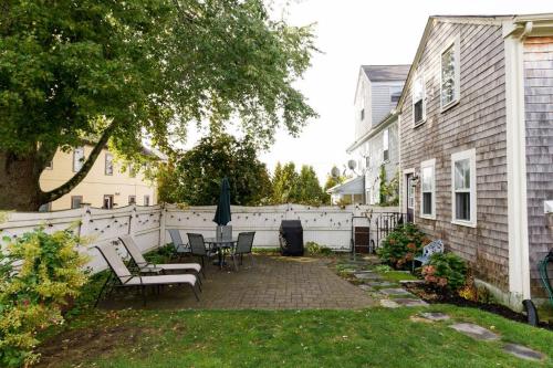 The Seaport House - Near Newport in Bristol (RI)