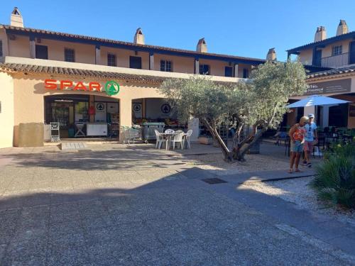 studio agay a 2 pas des plages in Agay