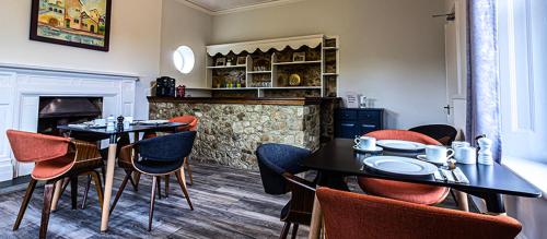 Cosy Wolf Bed & Breakfast in Freshwater South