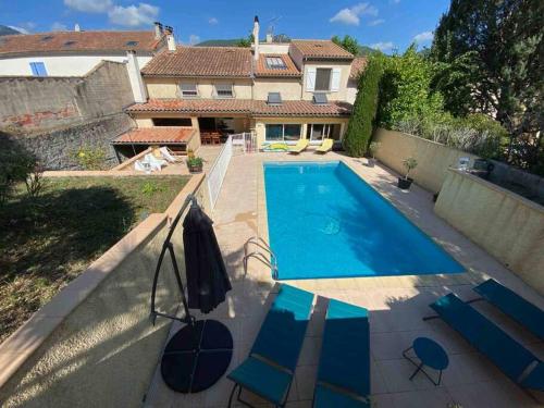 Maison de famille (piscine, jacuzzi et sauna)