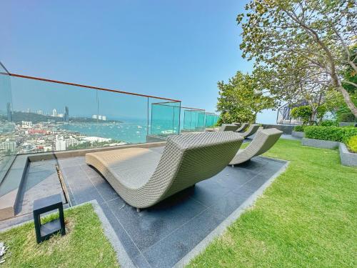 Balcony/terrace, The Edge central pattaya ( the base 2) near The Avenue Shopping Mall