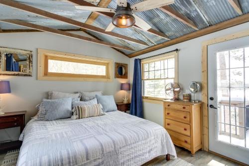 Lakefront Nevis Cabin Escape w/ Hot Tub! in Nevis