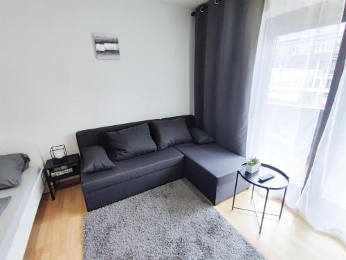 ALFA Apartment Stuttgart Mitte 2 Zimmer City-Lage Berliner Platz Balkon Netflix Küche WM l 2BR 5 Beds 6 People l Fully equipped Kitchen & Bathroom, Stoccarda (foto 10)