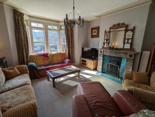 5BR townhouse Arnos Court Villa Bristol w parking gîte à louer Arnos Manor
