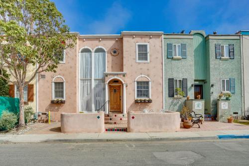 Dreamy Catalina Island Home, Walk to Beach and Ferry