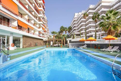 ROBERTA APARTMENT PLAYA DE LAS AMÉRICAS - Tap to explore photos