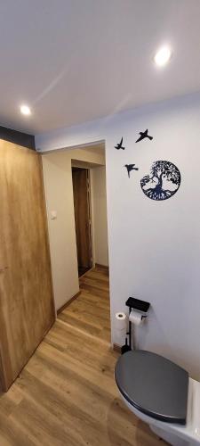 浴室, Studio chaleureux avec parking gratuit in 旺多厄夫爾萊南西