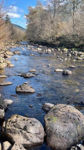 Stylish Garden Flat Near Loch Ness - Perfect Nessie Stopover