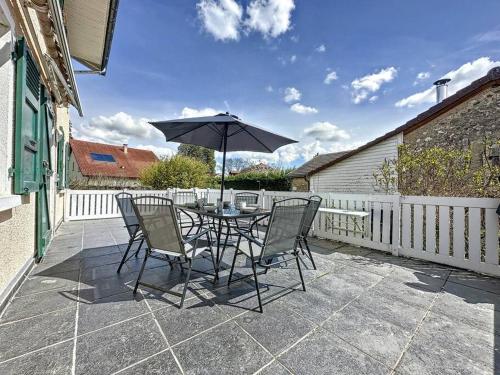 Balcony/terrace, A 6 mns de la station de ski Crozet, proche Geneve in Segny