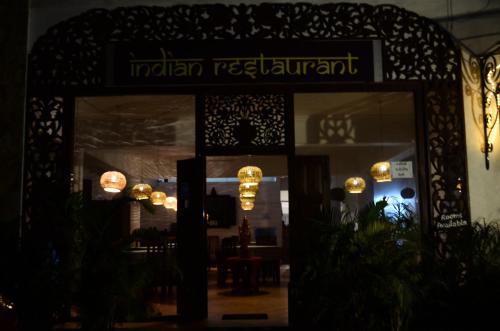 ห้องอาหาร, โฮเต็ล พาราดีโซ่ (Hotel Paradiso) in ฮิคคาดูวา