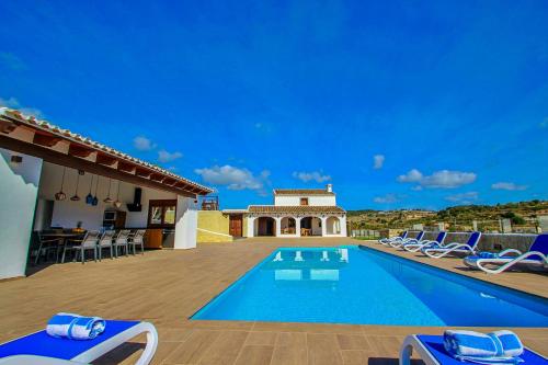 Rosalia - holiday home with panoramic view and private pool in Teluda, Teulada (fotografie 2)