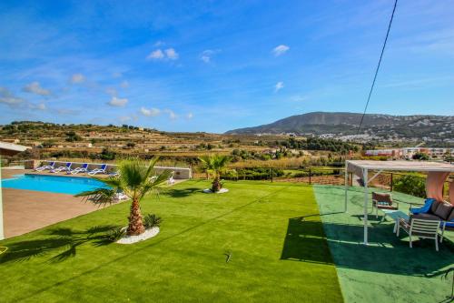 Rosalia - holiday home with panoramic view and private pool in Teluda, Teulada (fotografie 3)