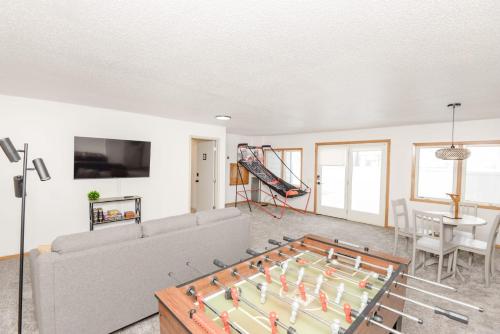 NEW Remodeled Townhome Close to Downtown in Fargo, USA