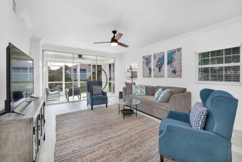 Luxury Condo, 90-day MINIMUM STAY -LESS DECLINED!!!, Gated, 4 mi Vanderbilt Beach image