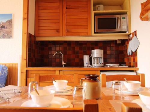 Studio cabine lumineux pour 4 aux Saisies, balcon plein sud
