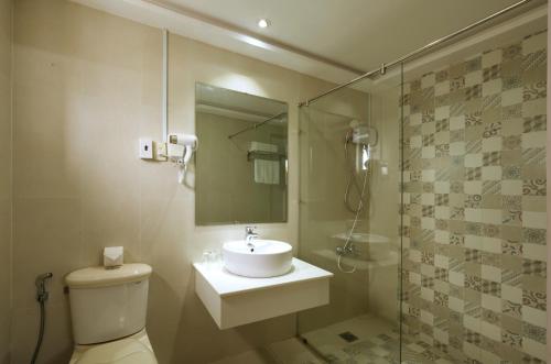 room detail thumbnail 2