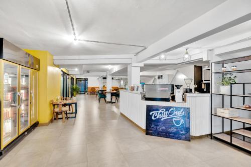 ห้องอาหาร, ชิลอินน์ กรุงเทพ (Chill Inn Bangkok) near สถานีรถไฟฟ้าพระโขนง