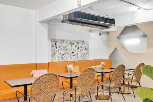 ห้องอาหาร, ชิลอินน์ กรุงเทพ (Chill Inn Bangkok) near มหาวิทยาลัยกรุงเทพ