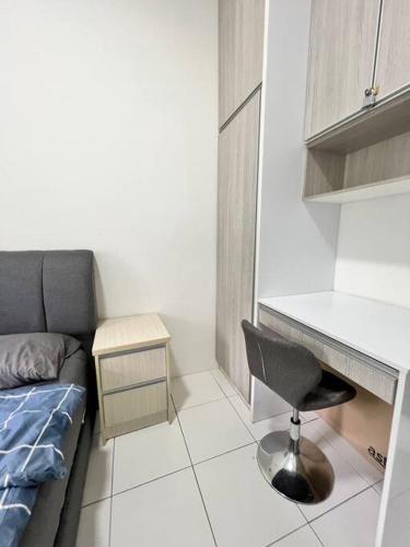 Lily King (modern and comfy) Lily King (modern and comfy)