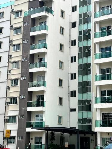 Lily King (modern and comfy) Lily King (modern and comfy)