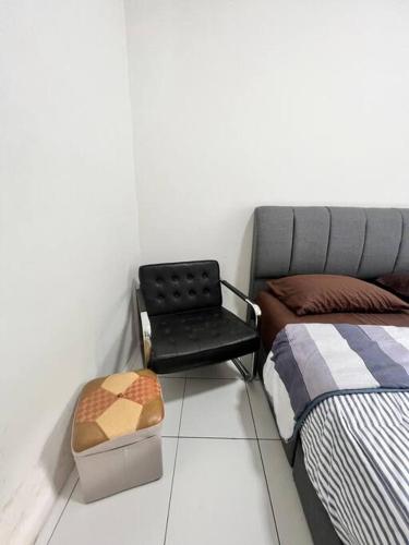 Lily King (modern and comfy) Lily King (modern and comfy)