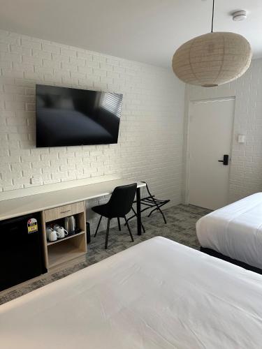 Deluxe Queen Room with Two Queen Beds