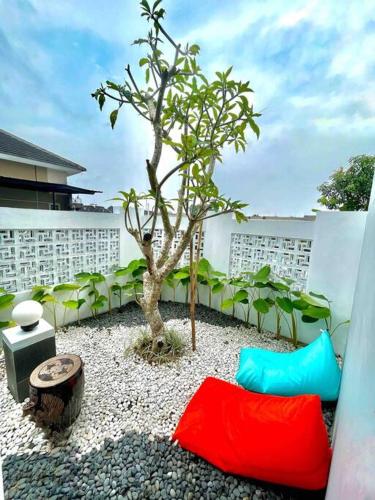 Villa in Yogyakarta, 4 Bedroom + AC, Near Airport