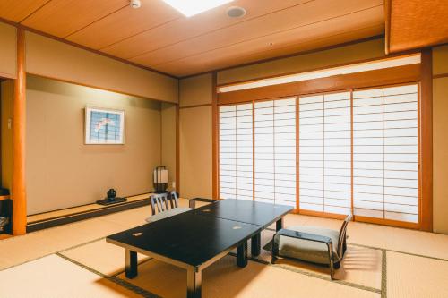 Japanese-Style Room 12.5 Tatami (No View)