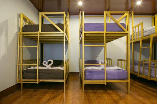 1 bunk bed