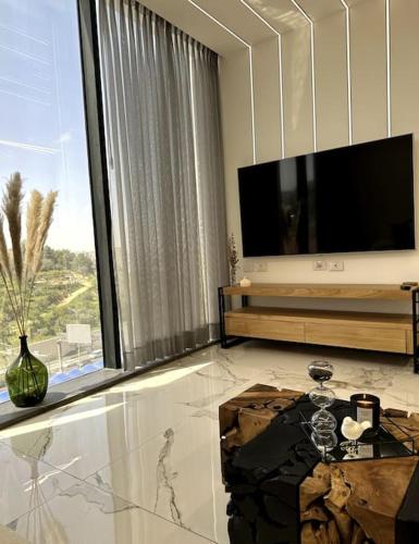 Stylish and spacious 3BR apartment in the heart of Jerusalem! اهلا وسهلا