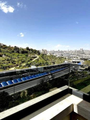 Stylish and spacious 3BR apartment in the heart of Jerusalem! اهلا وسهلا