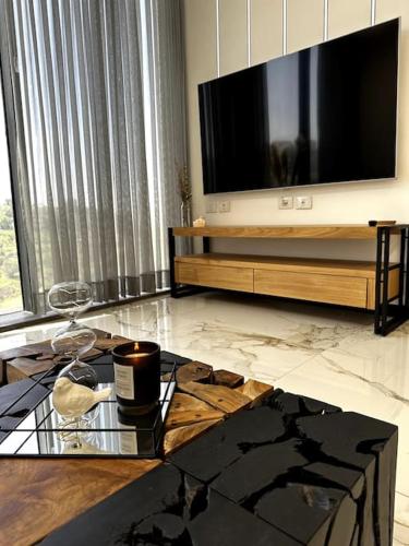 Stylish and spacious 3BR apartment in the heart of Jerusalem! اهلا وسهلا